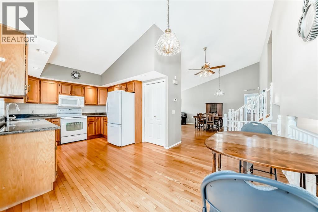 Single Family House 4 Level for Sale in  Woodmark Crescent SW Woodbine Calgary 