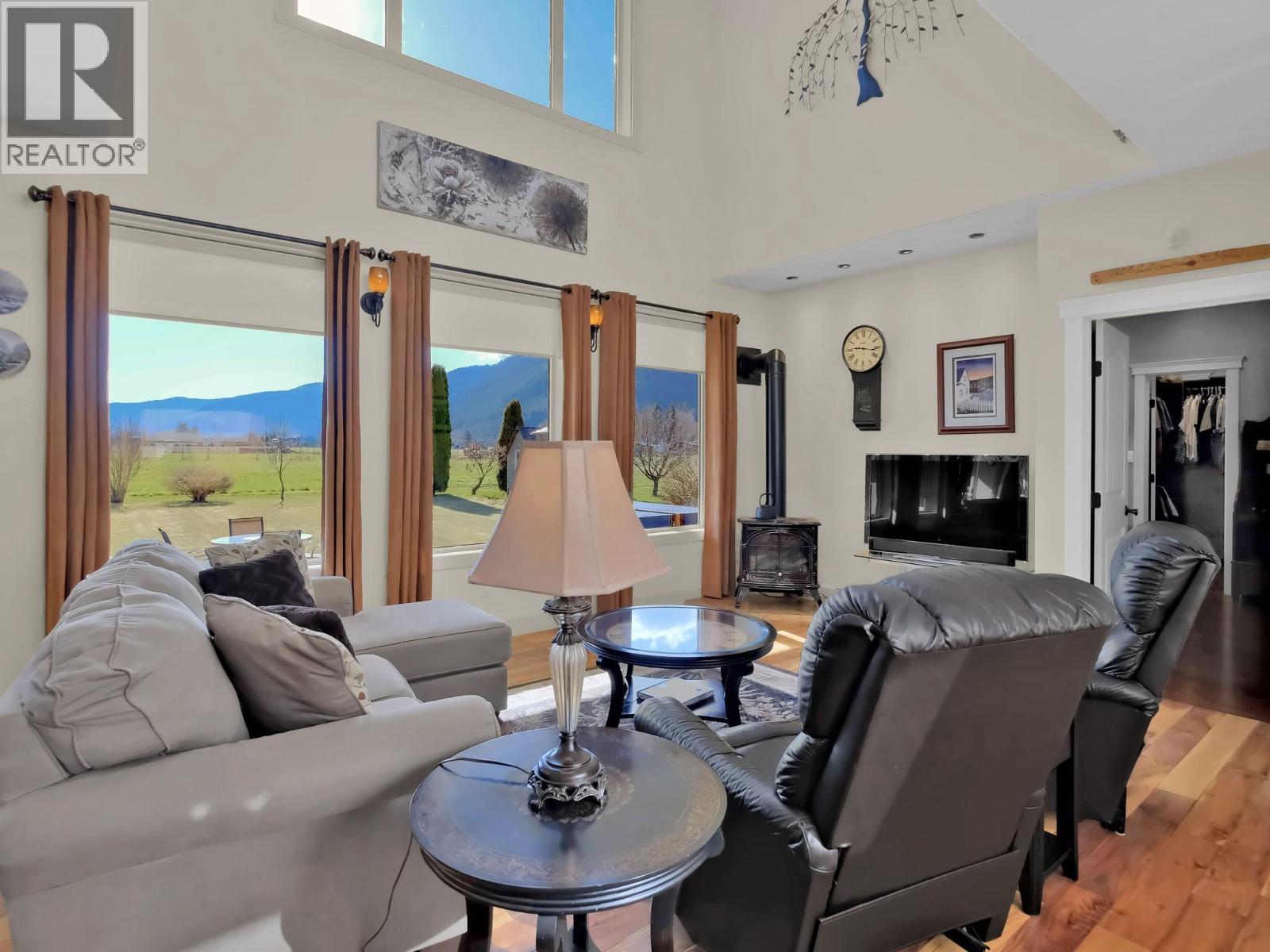 6240 Nursery Road, Grand Forks