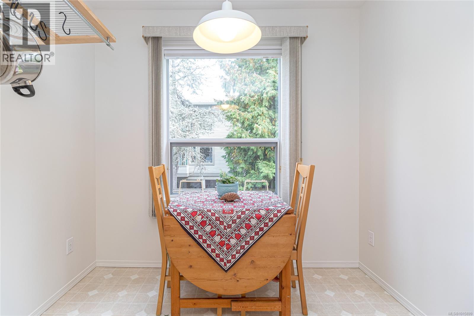 204 9945 Fifth Street, Sidney
