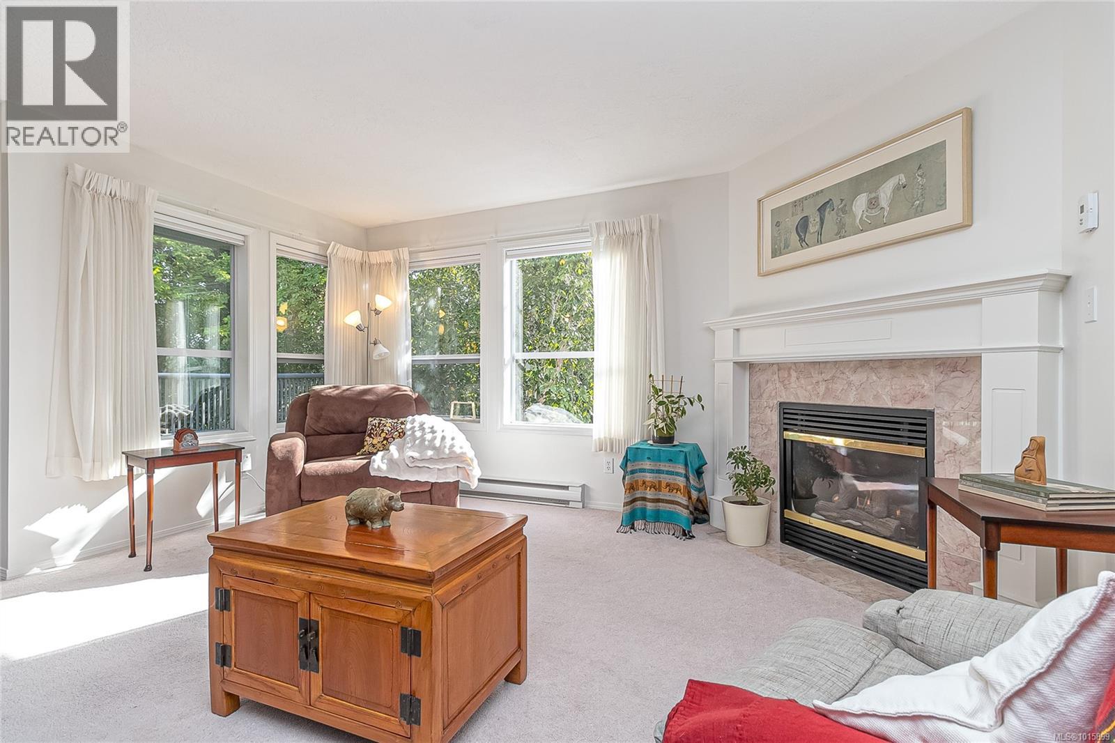204 9945 Fifth Street, Sidney
