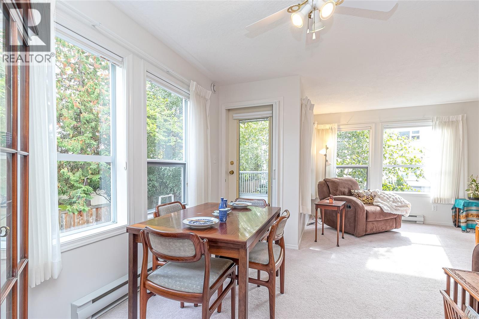 204 9945 Fifth Street, Sidney