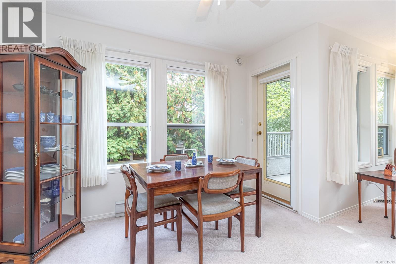 204 9945 Fifth Street, Sidney