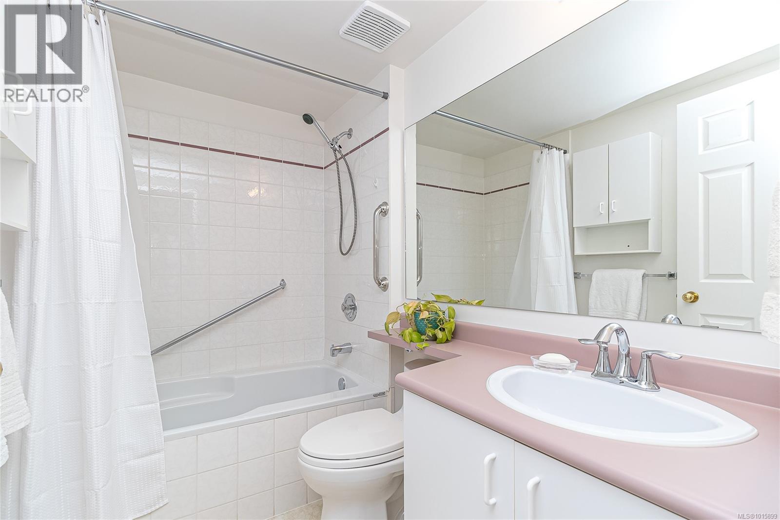 204 9945 Fifth Street, Sidney