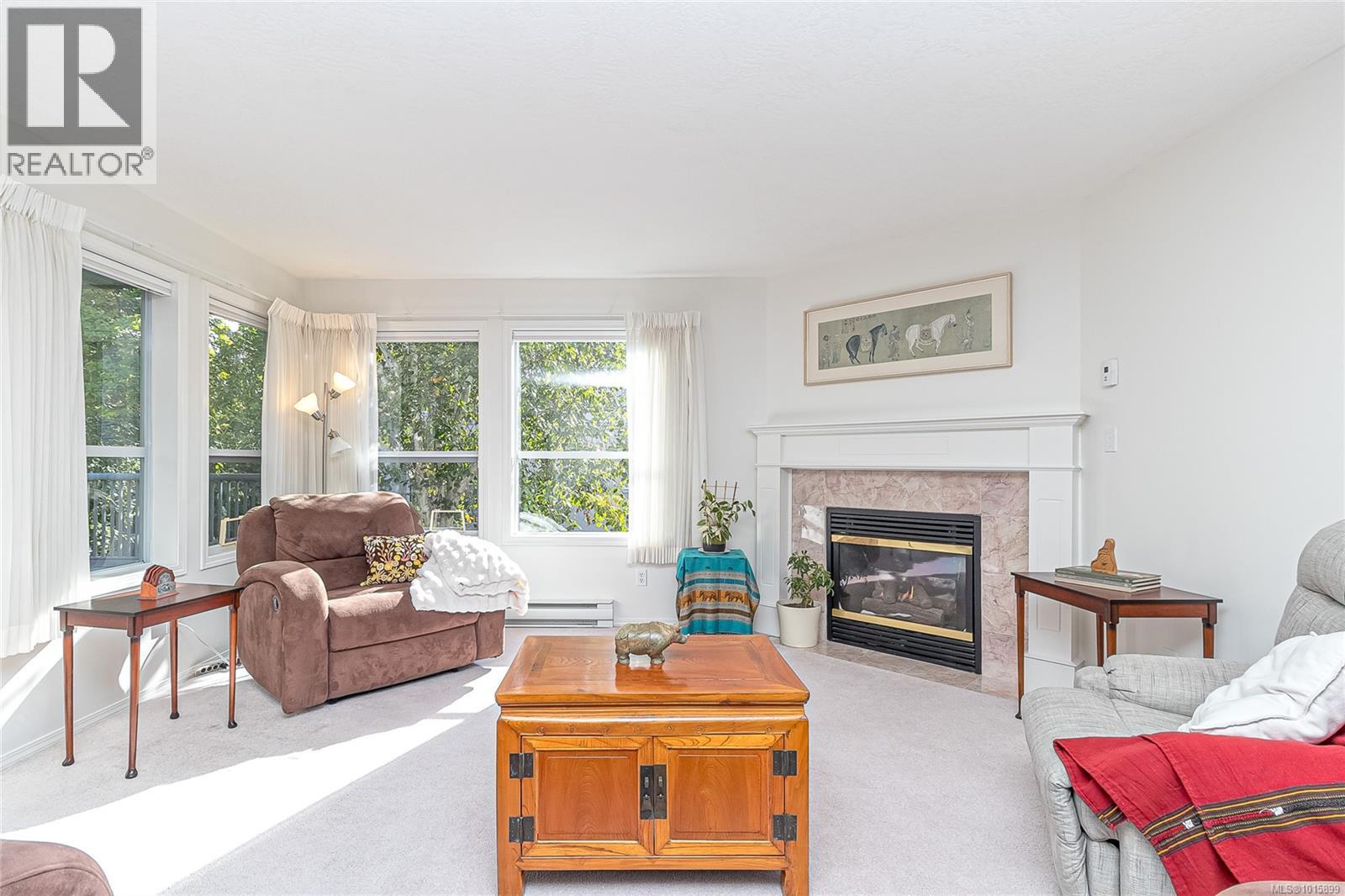 204 9945 Fifth Street, Sidney