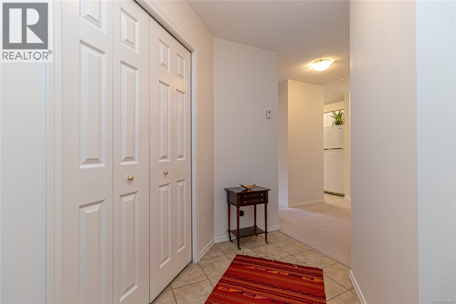 204 9945 Fifth Street, Sidney