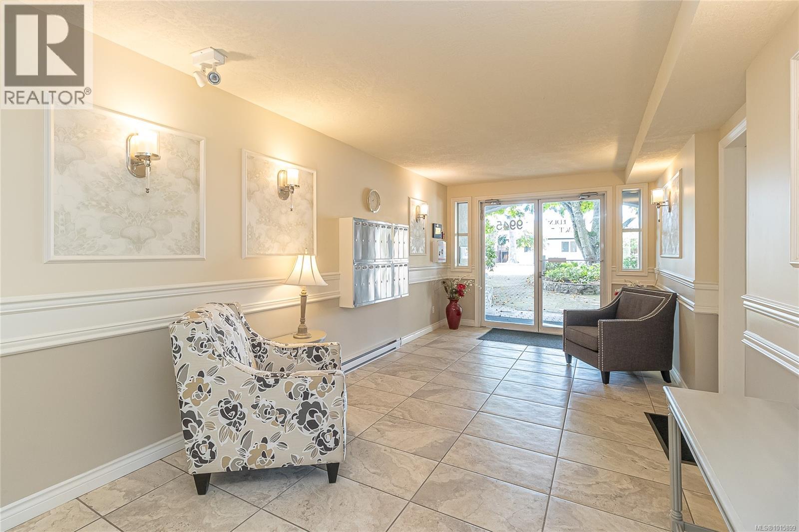 204 9945 Fifth Street, Sidney