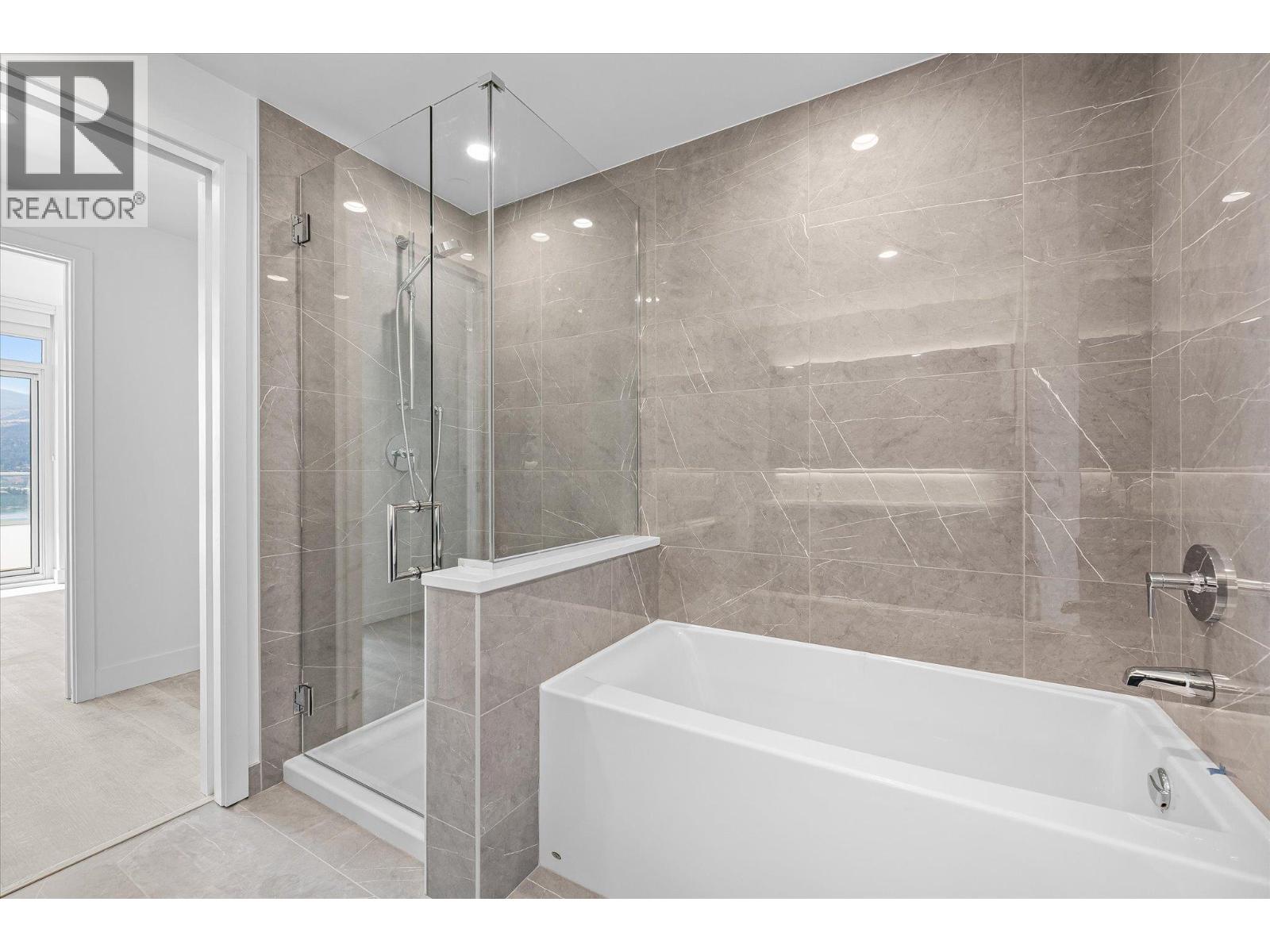 3307 1626 WATER Street, Kelowna