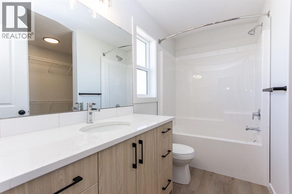 256 Augustus Way, Penhold