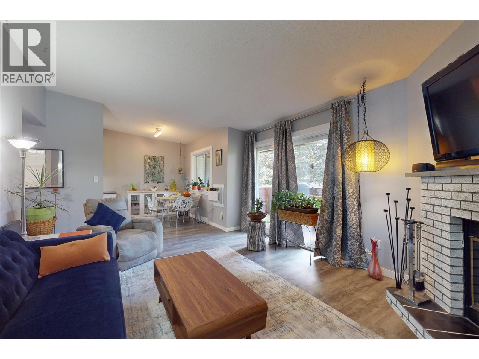 211 240 McIntosh Road, Kelowna