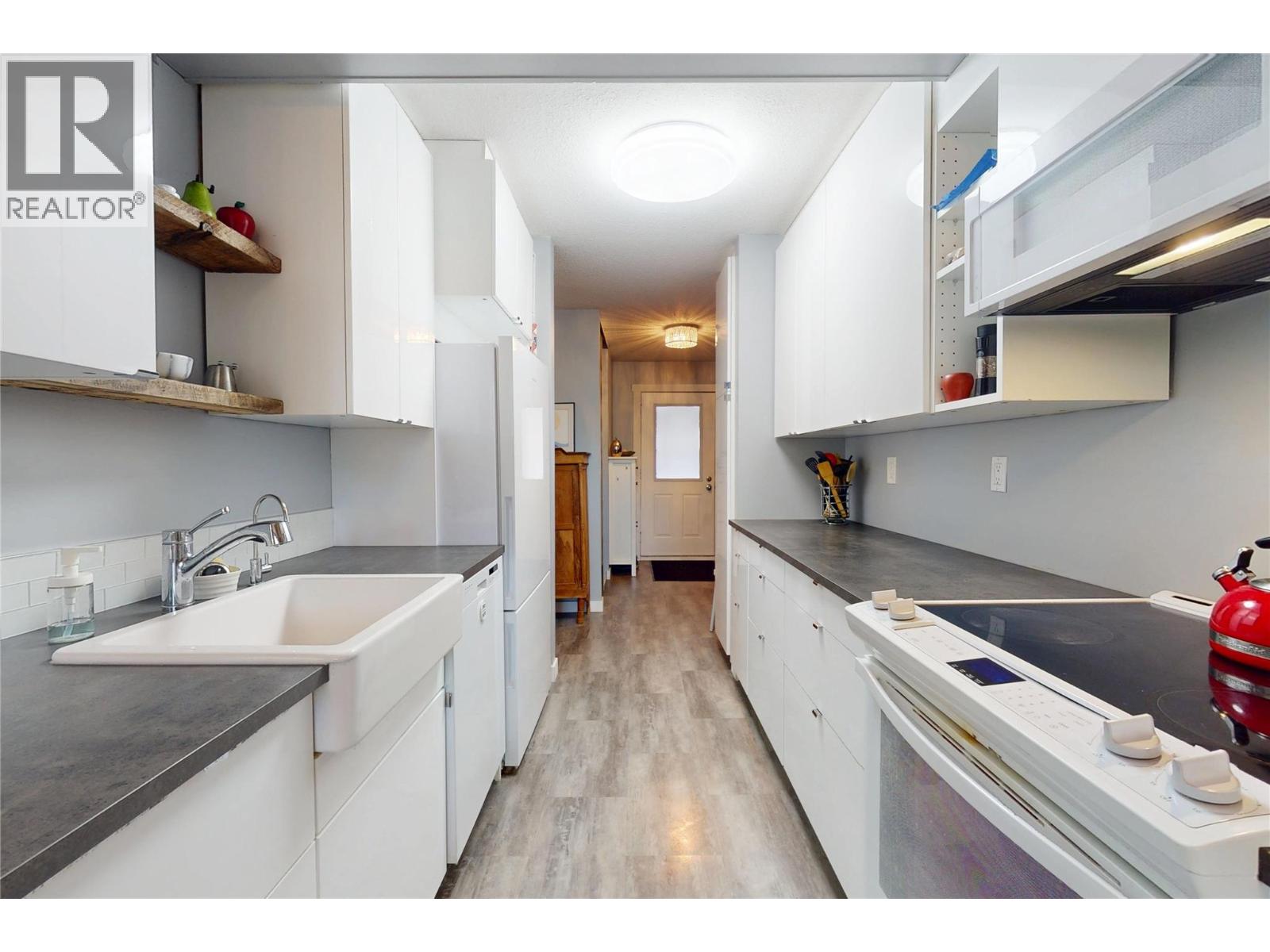 211 240 McIntosh Road, Kelowna