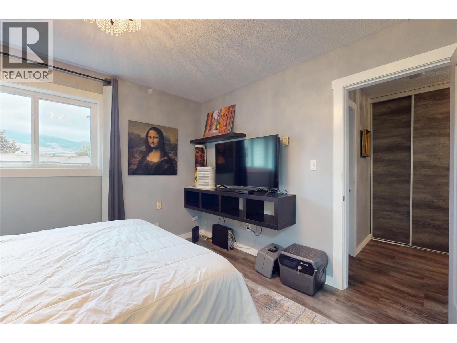 211 240 McIntosh Road, Kelowna