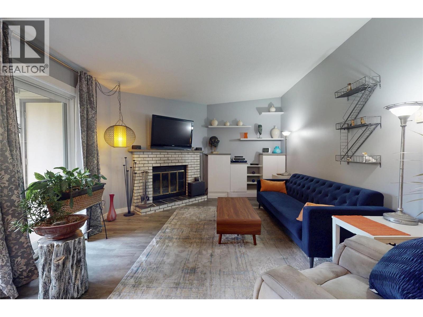 211 240 McIntosh Road, Kelowna