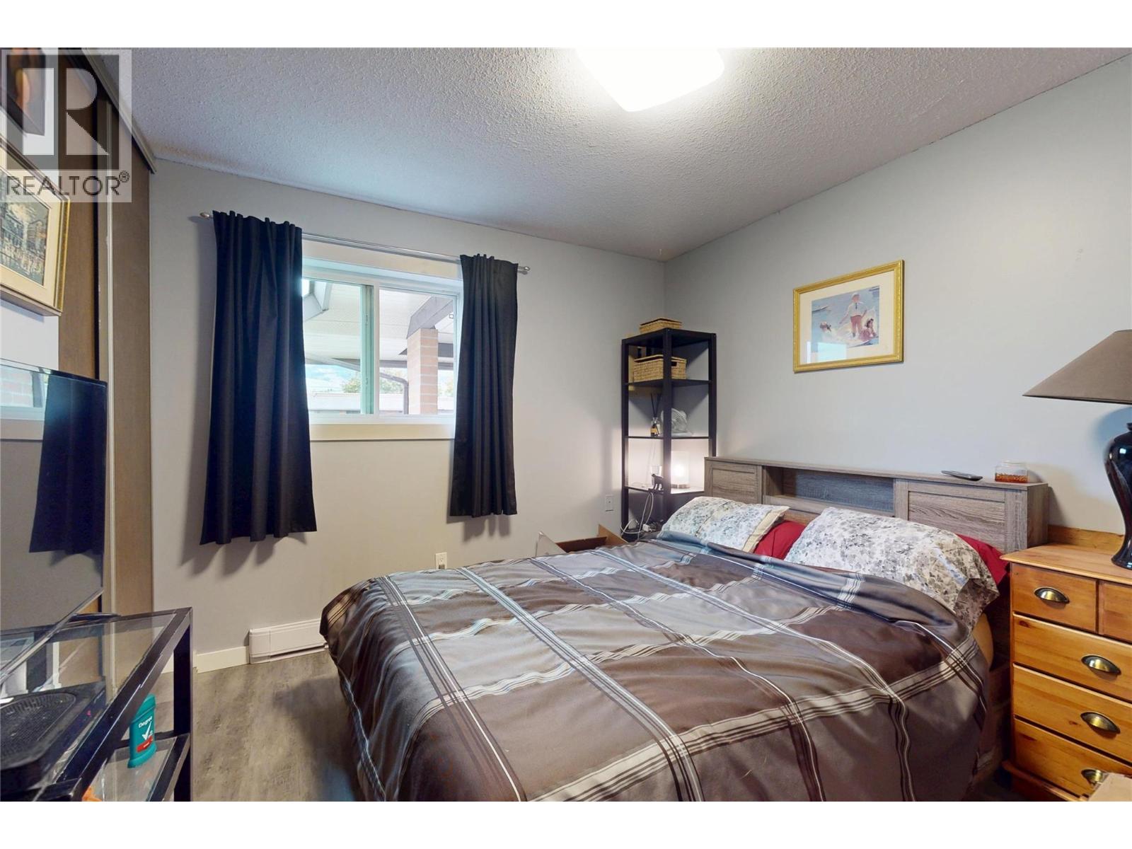 211 240 McIntosh Road, Kelowna