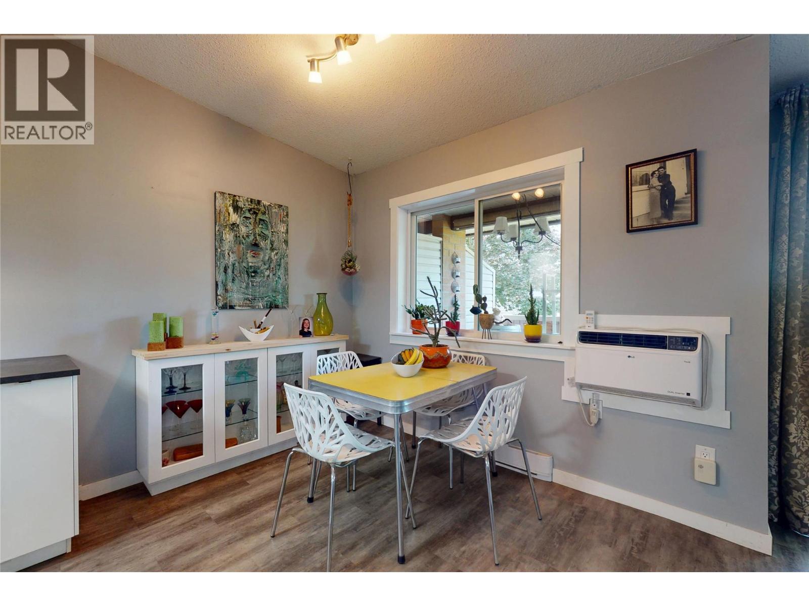 211 240 McIntosh Road, Kelowna