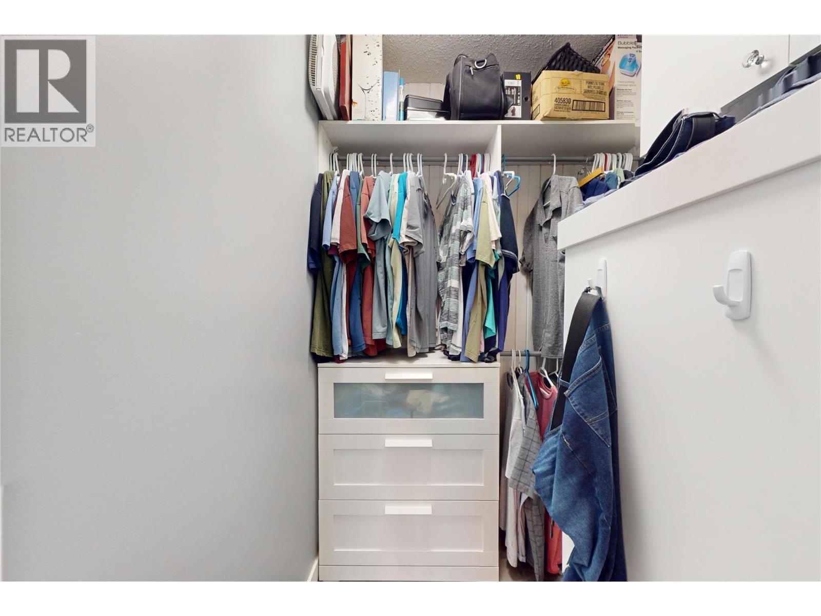 211 240 McIntosh Road, Kelowna