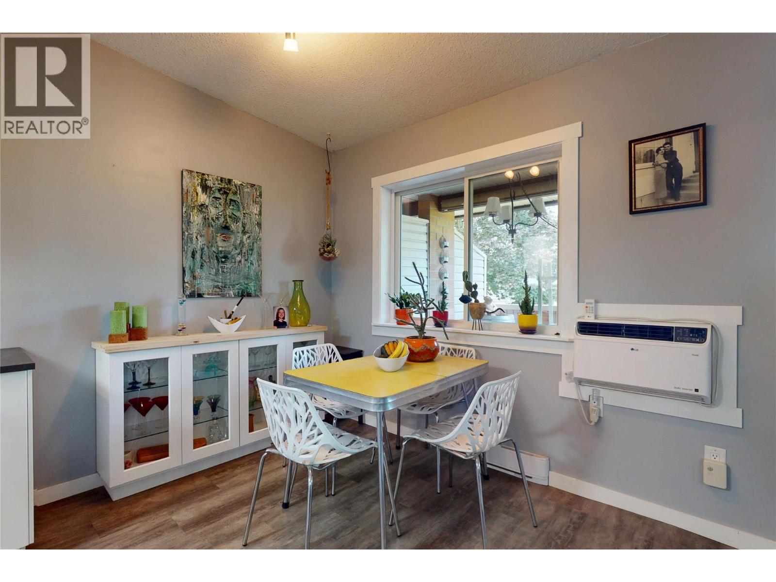 211 240 McIntosh Road, Kelowna