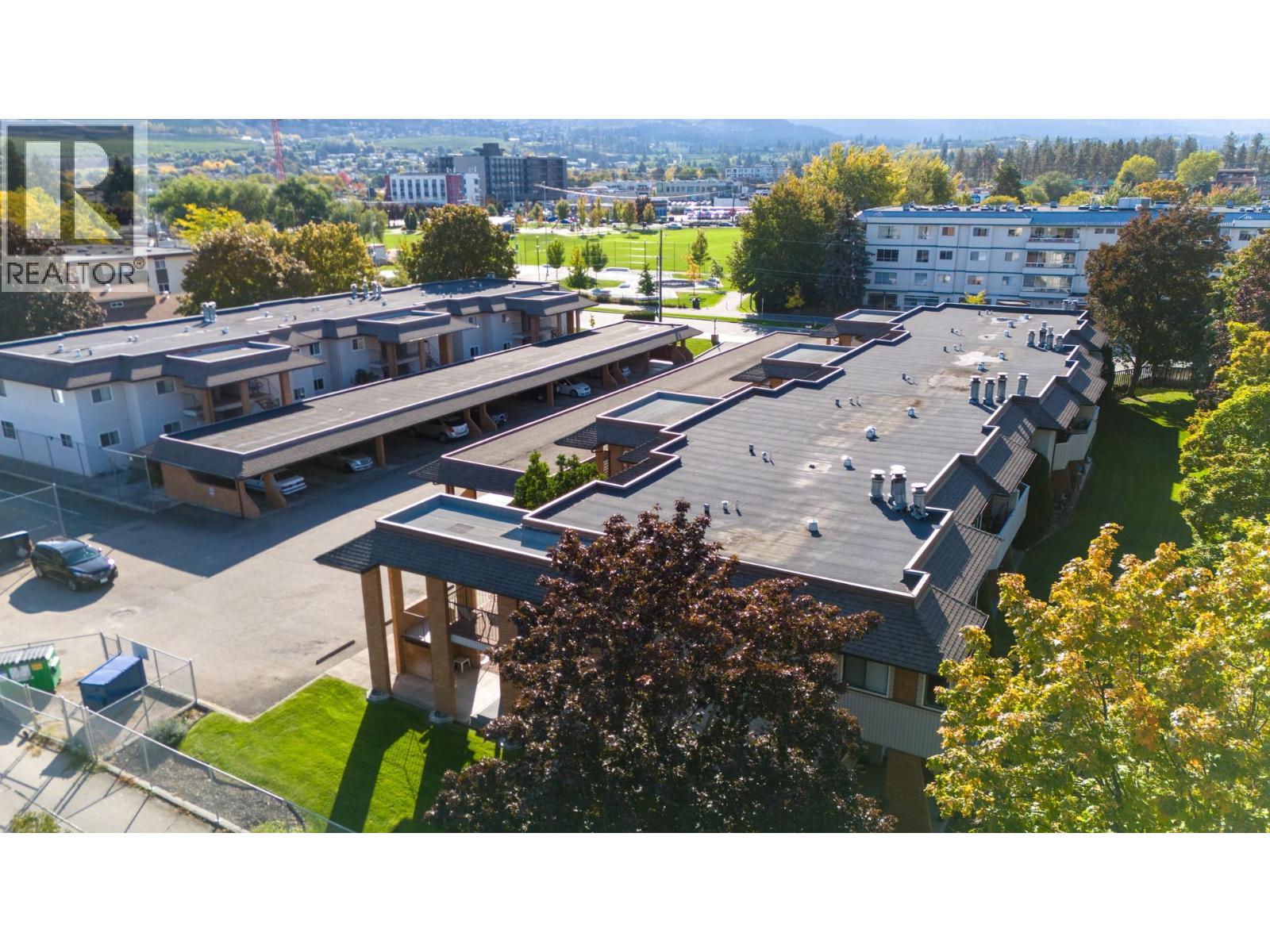 211 240 McIntosh Road, Kelowna