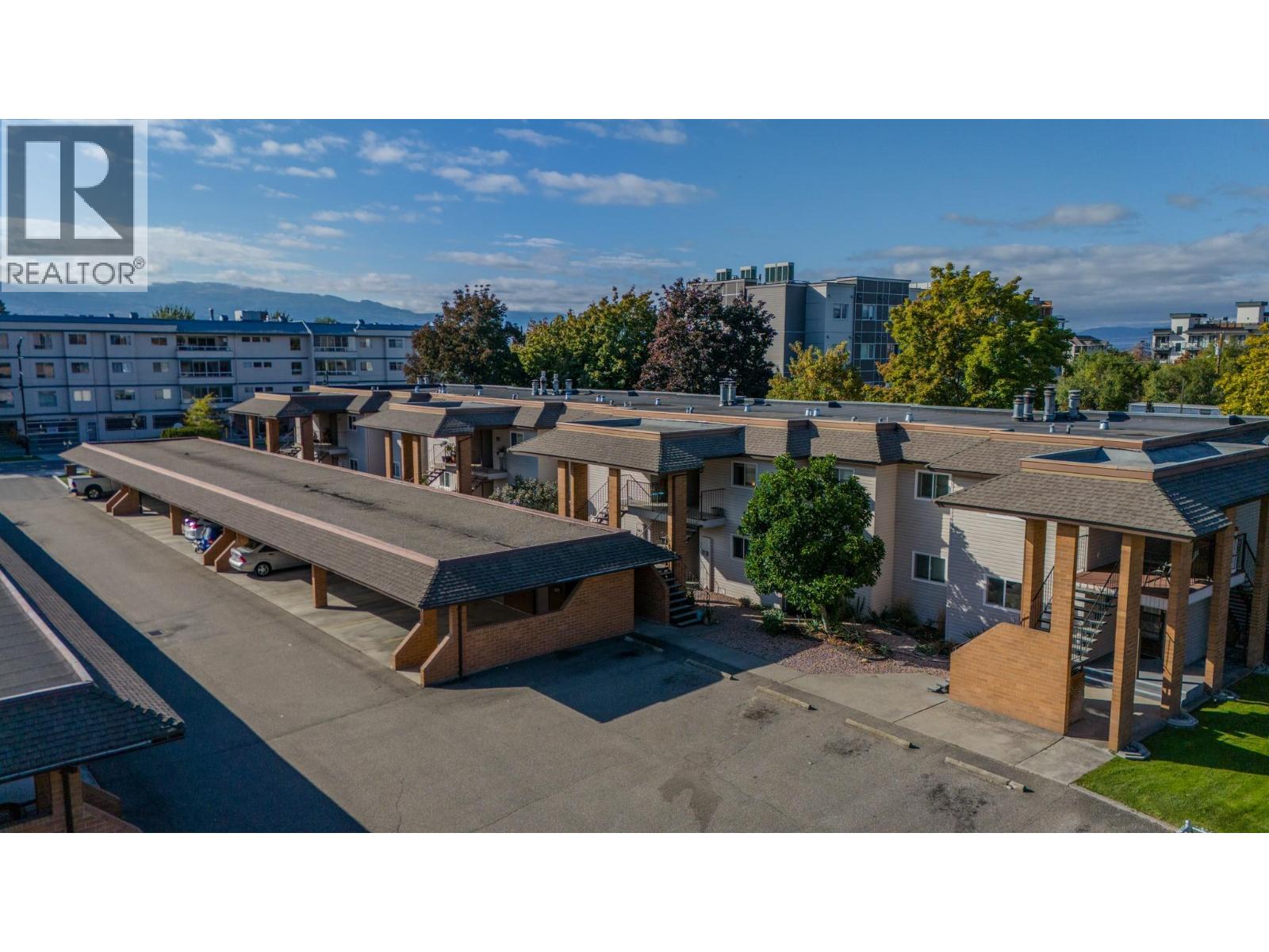 211 240 McIntosh Road, Kelowna
