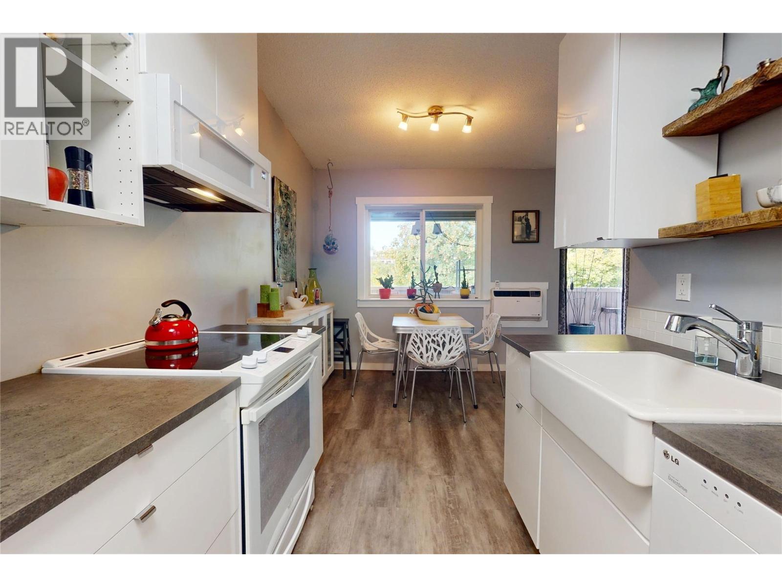 211 240 McIntosh Road, Kelowna