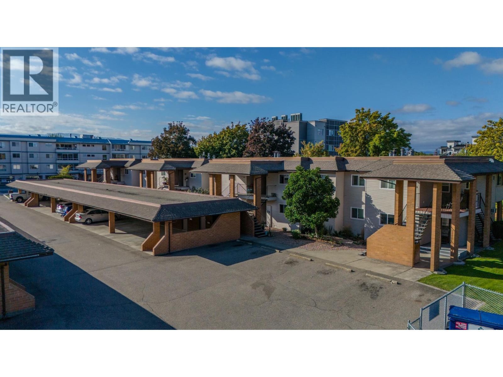 211 240 McIntosh Road, Kelowna