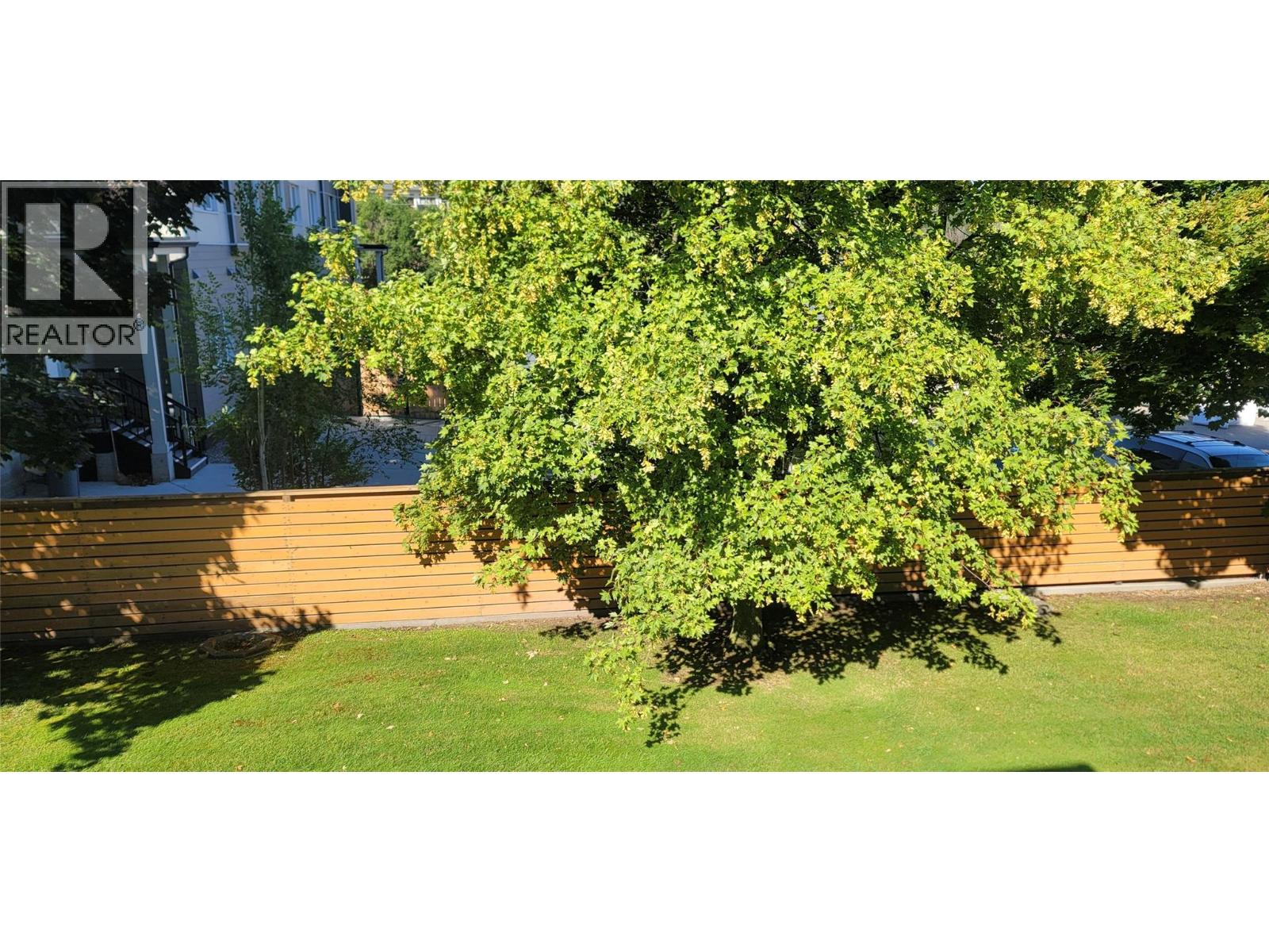 211 240 McIntosh Road, Kelowna