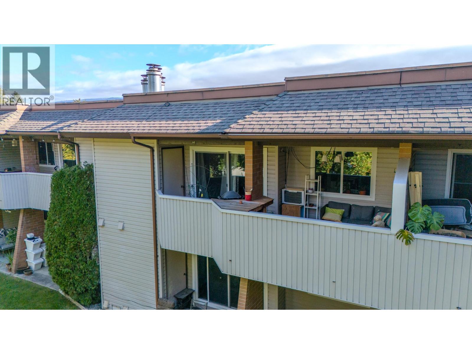 211 240 McIntosh Road, Kelowna