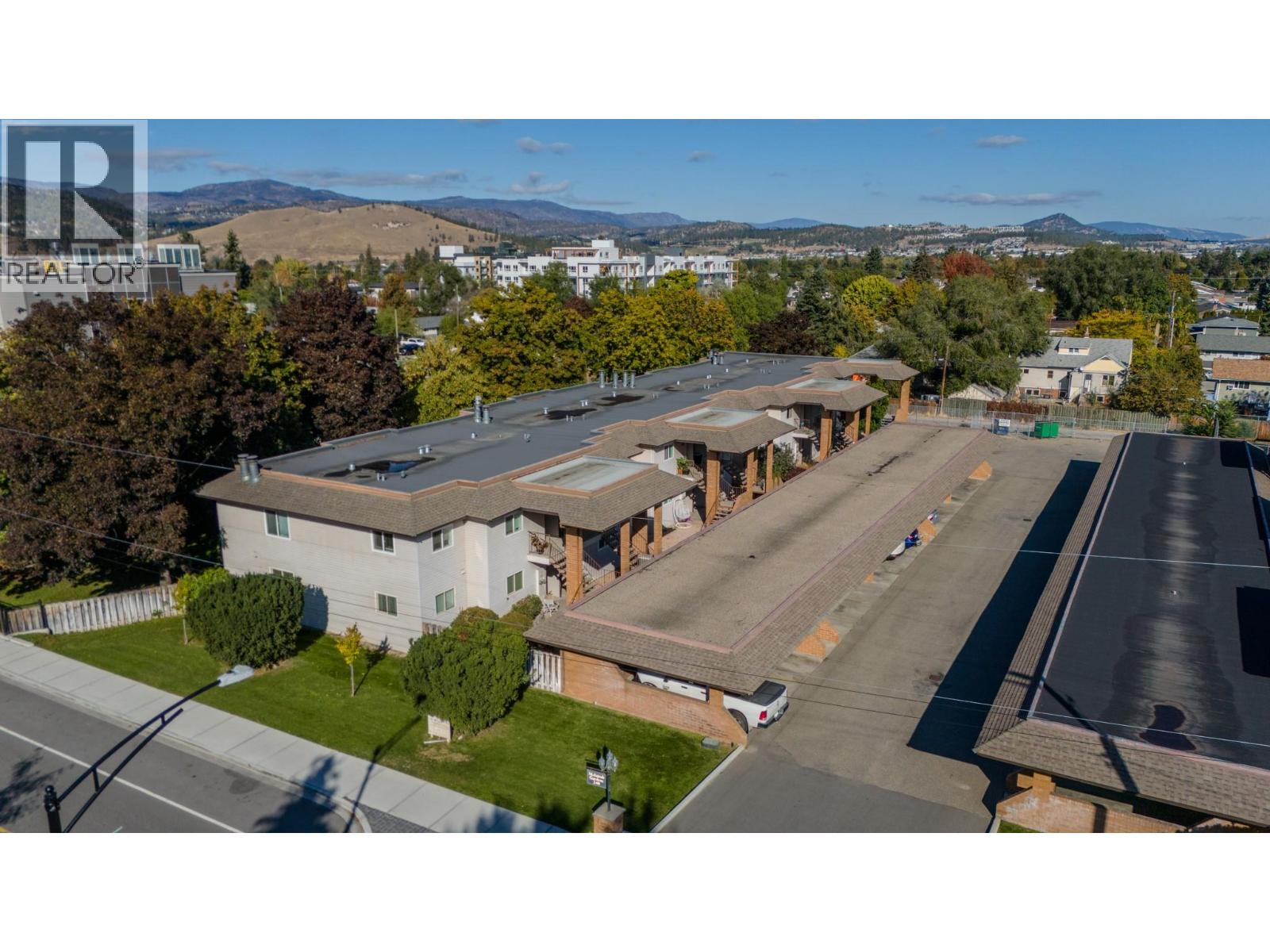 211 240 McIntosh Road, Kelowna