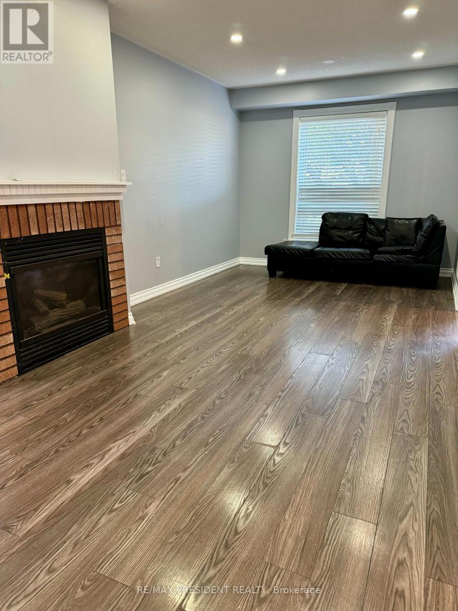 Single Family House for Sale in  NECTARINE CRESCENT Brampton (Westgate) 