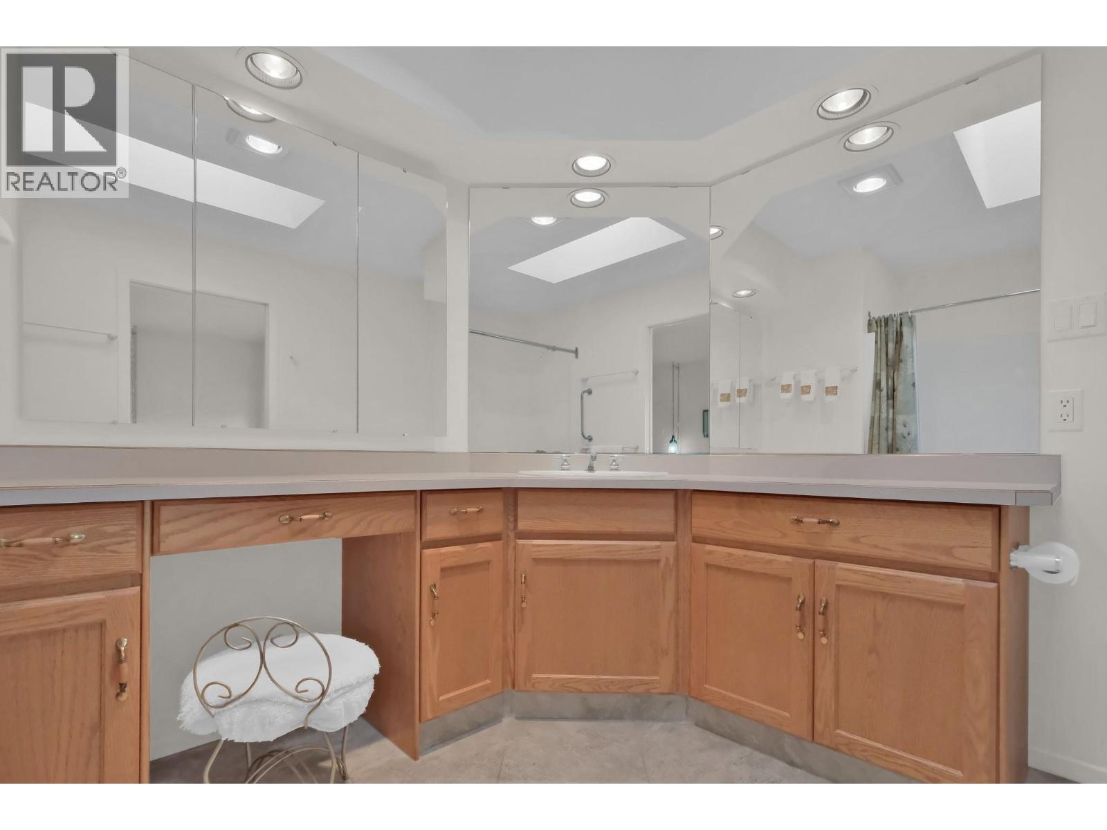 30 3333 SOUTH MAIN Street, Penticton
