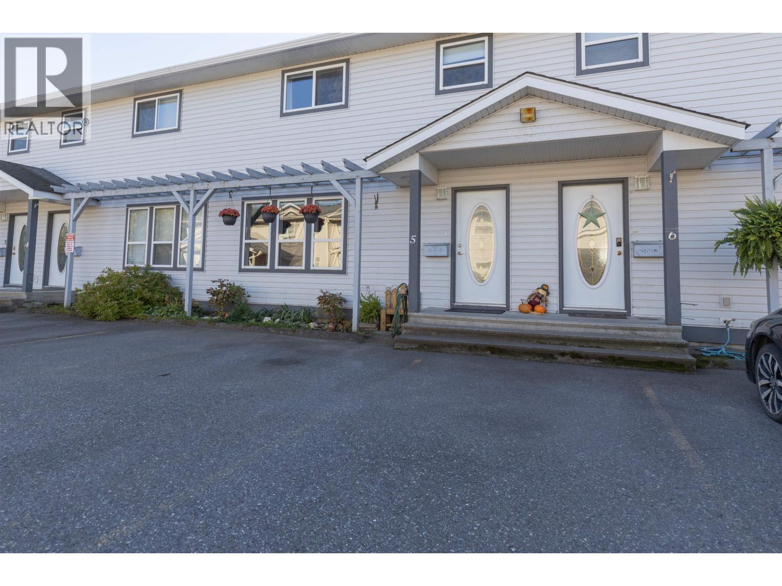 #5-2705 KALUM Street, Terrace