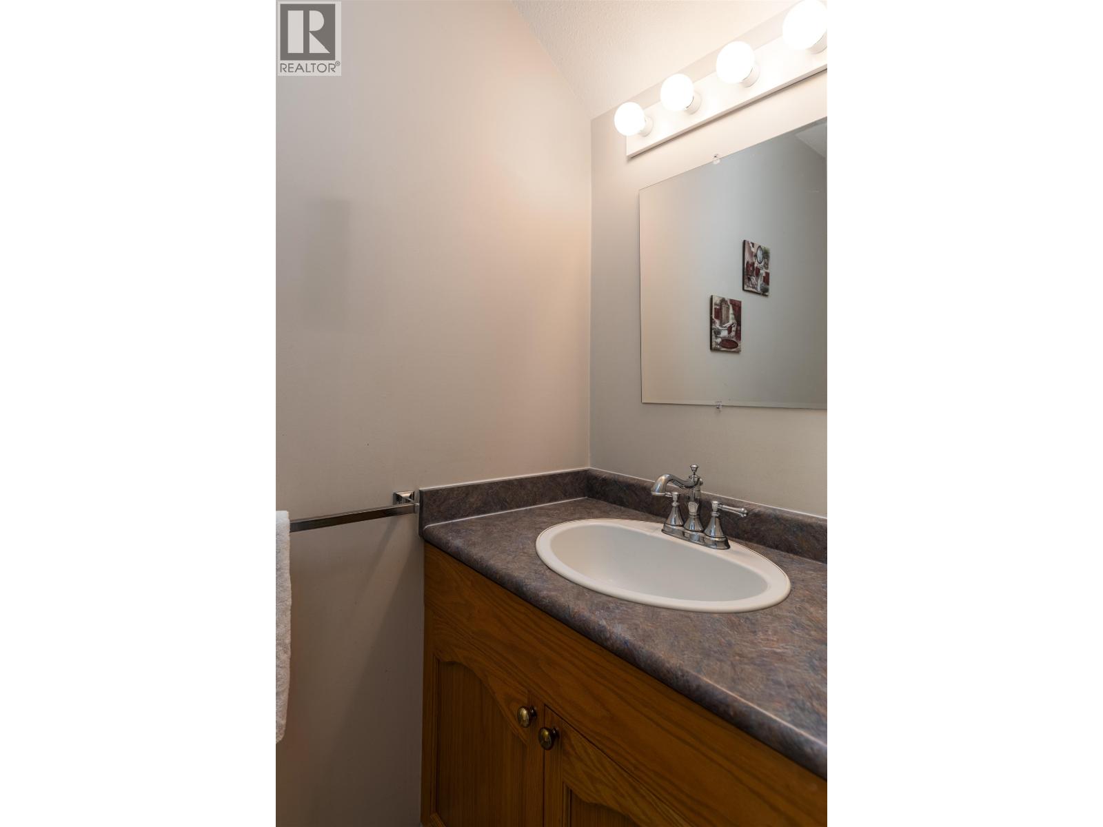 #5-2705 KALUM Street, Terrace