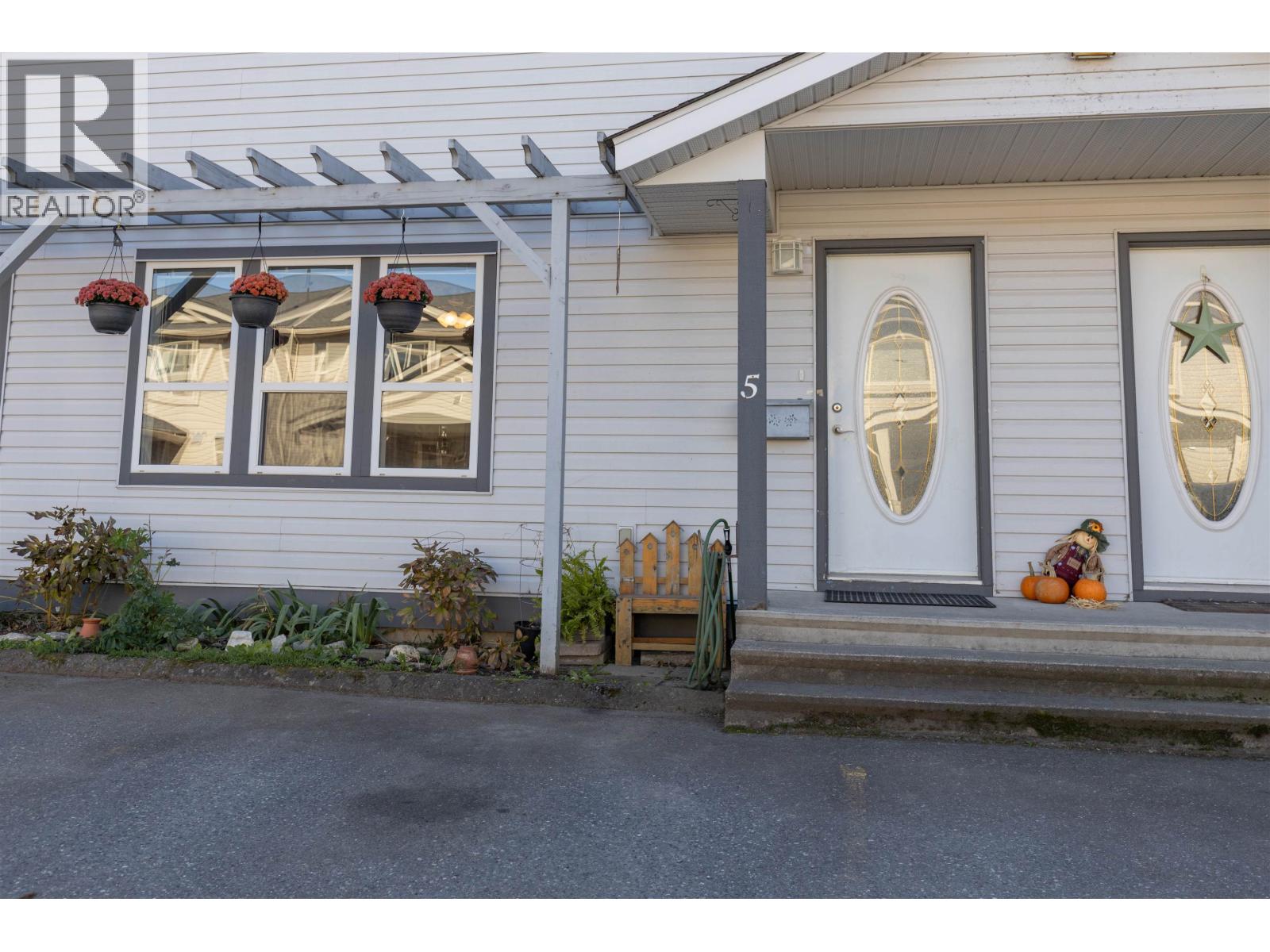 #5-2705 KALUM Street, Terrace