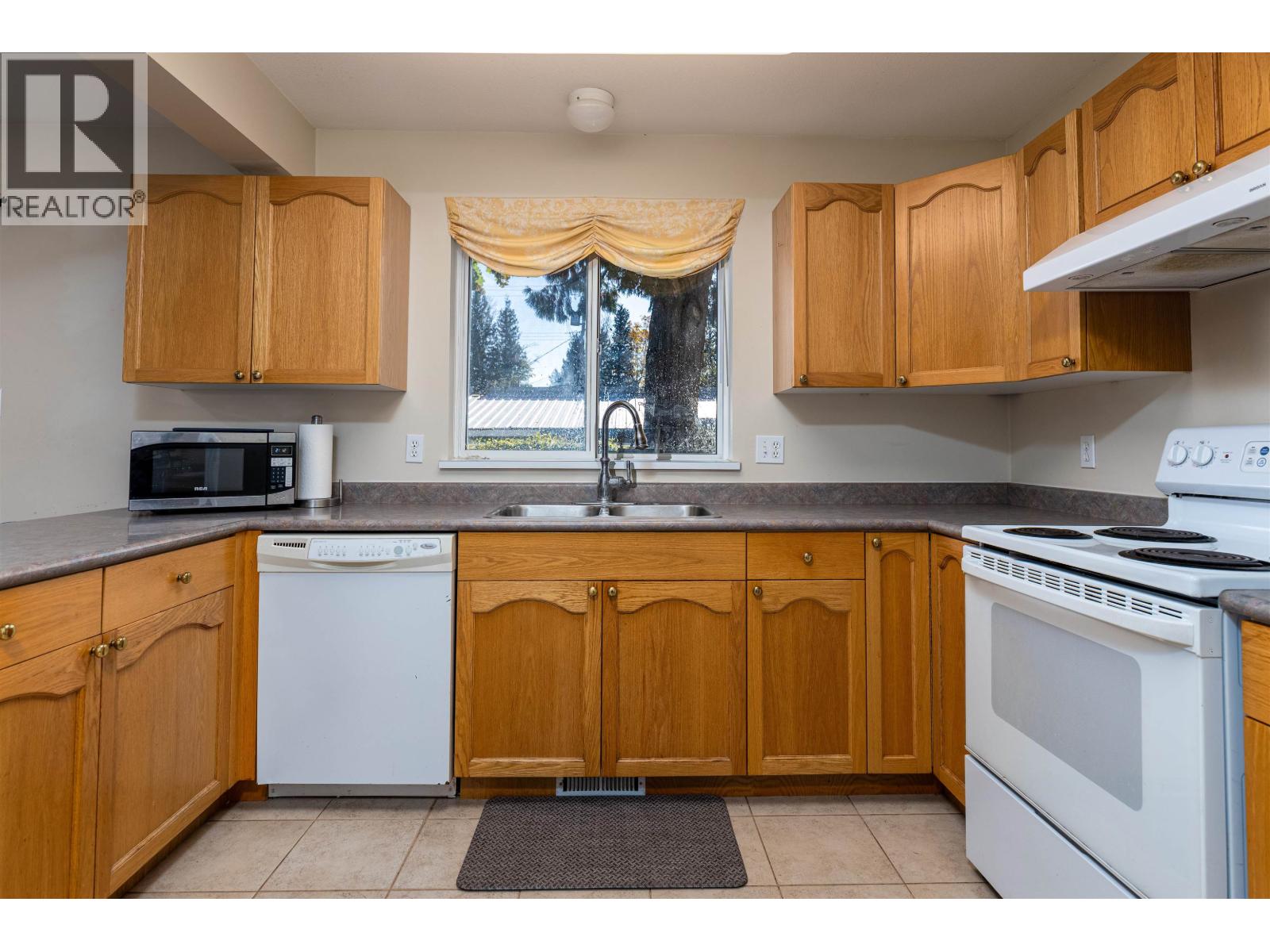 #5-2705 KALUM Street, Terrace