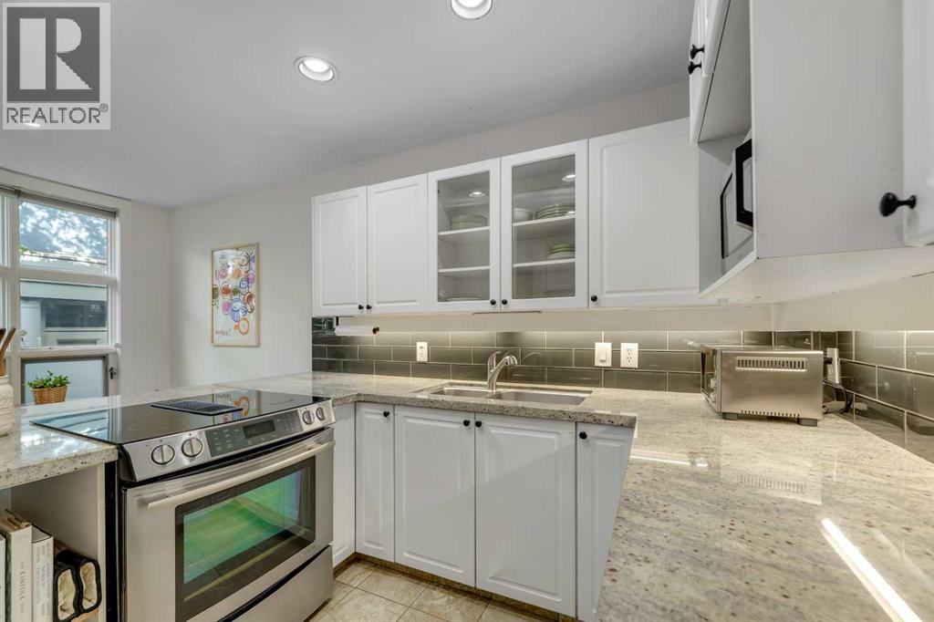 Single Family House for Sale in    Avenue SW Sunalta Calgary 