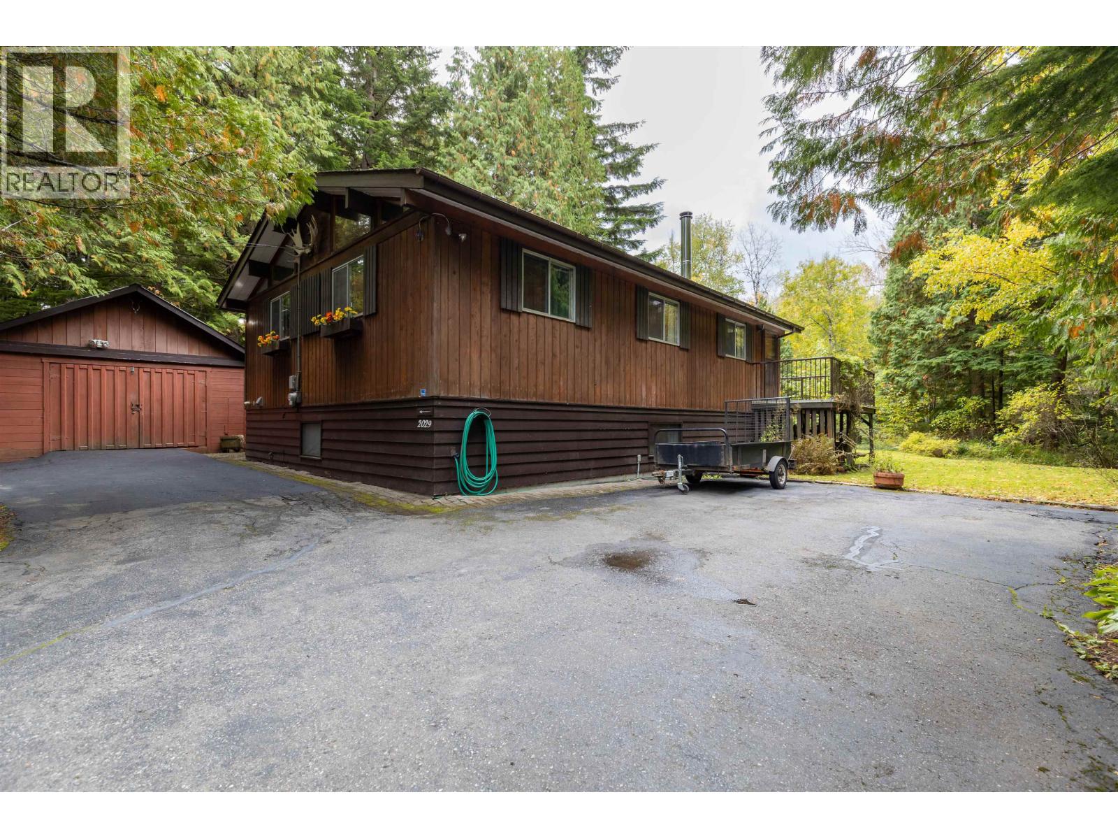 2029 CHURCHILL Drive, Terrace