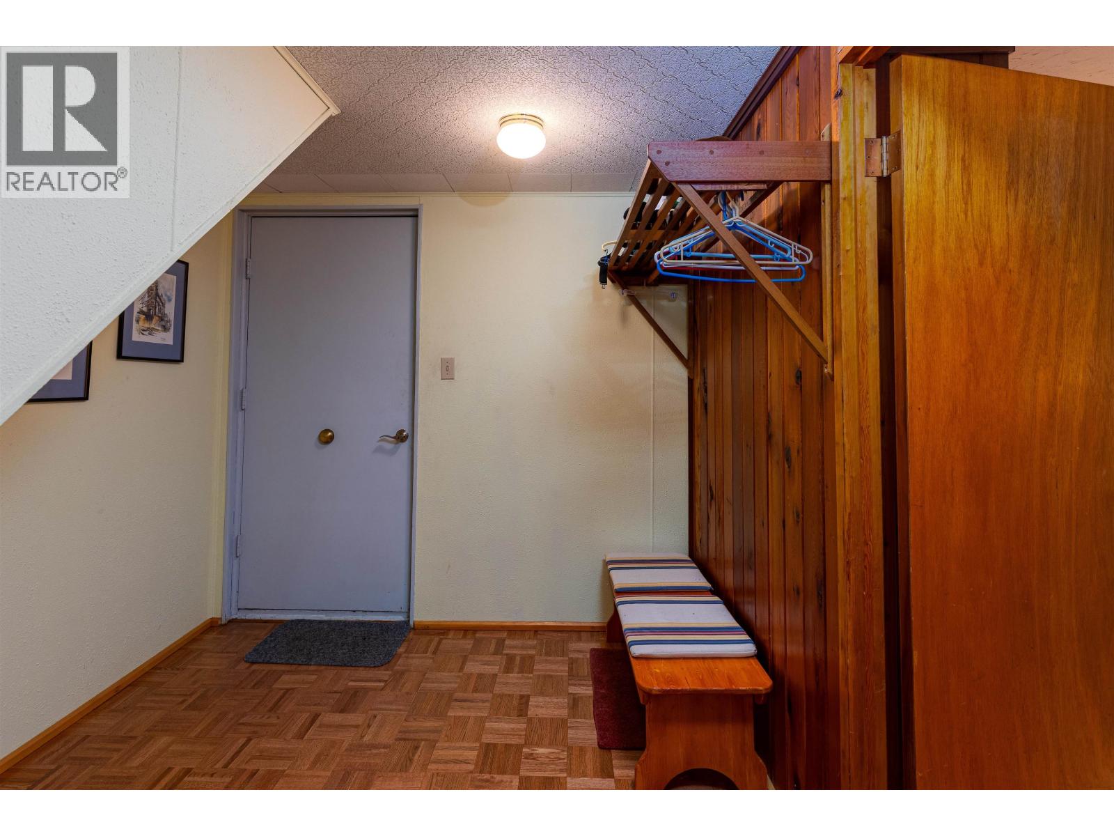 2029 CHURCHILL Drive, Terrace