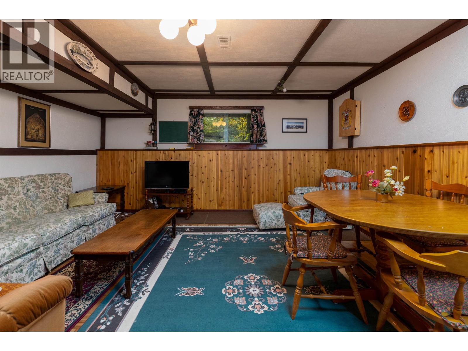 2029 CHURCHILL Drive, Terrace
