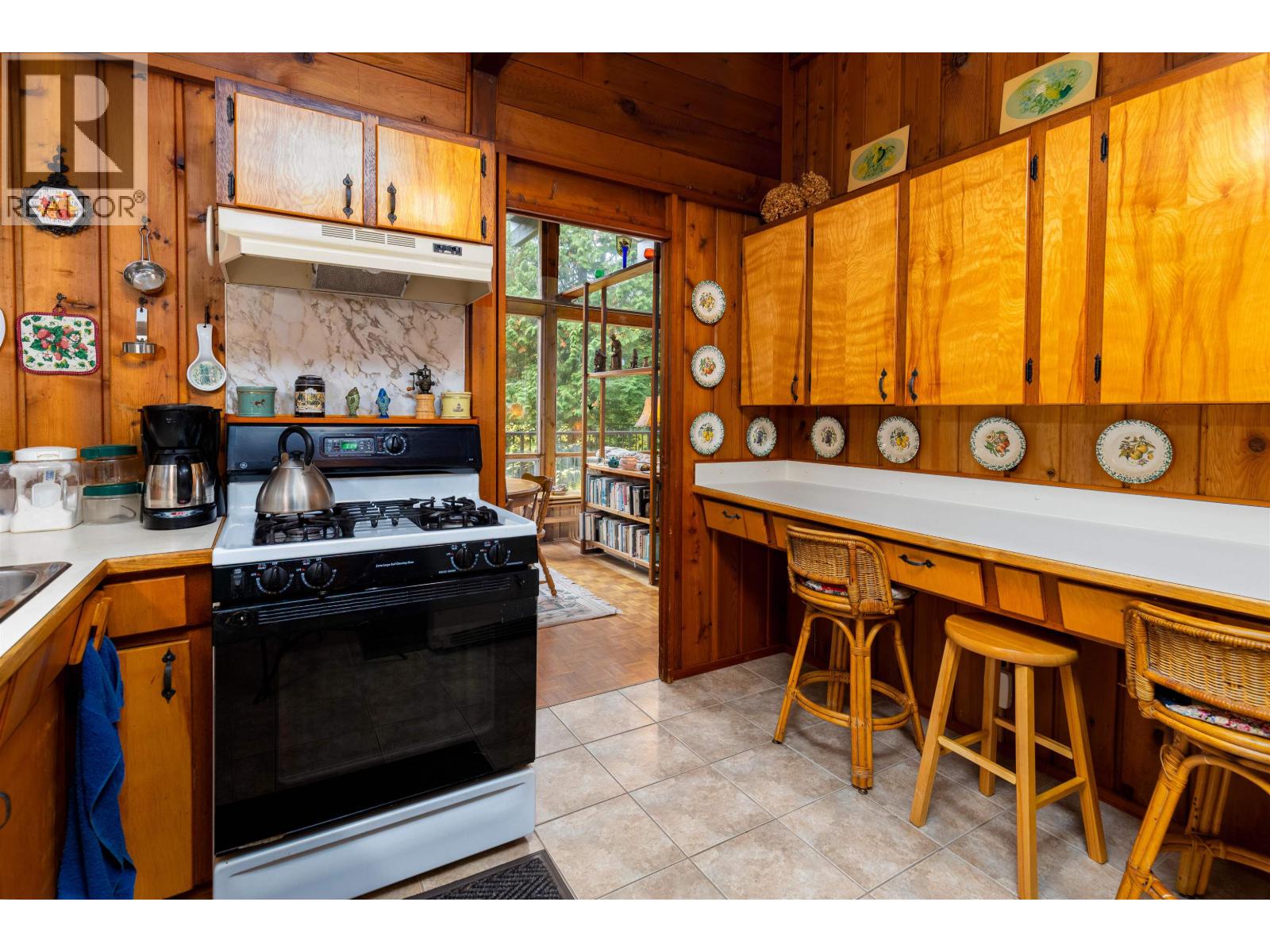2029 CHURCHILL Drive, Terrace