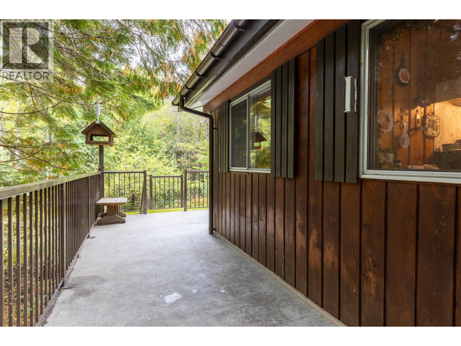 2029 CHURCHILL Drive, Terrace
