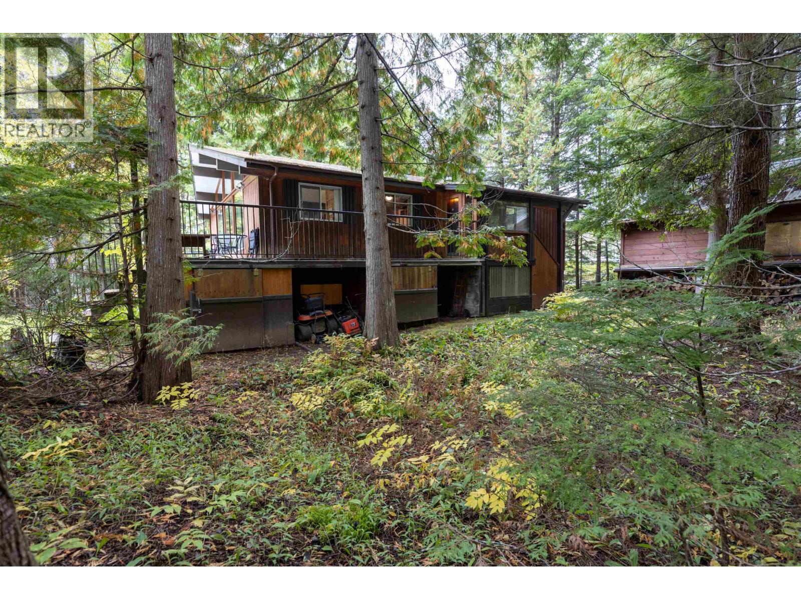 2029 CHURCHILL Drive, Terrace