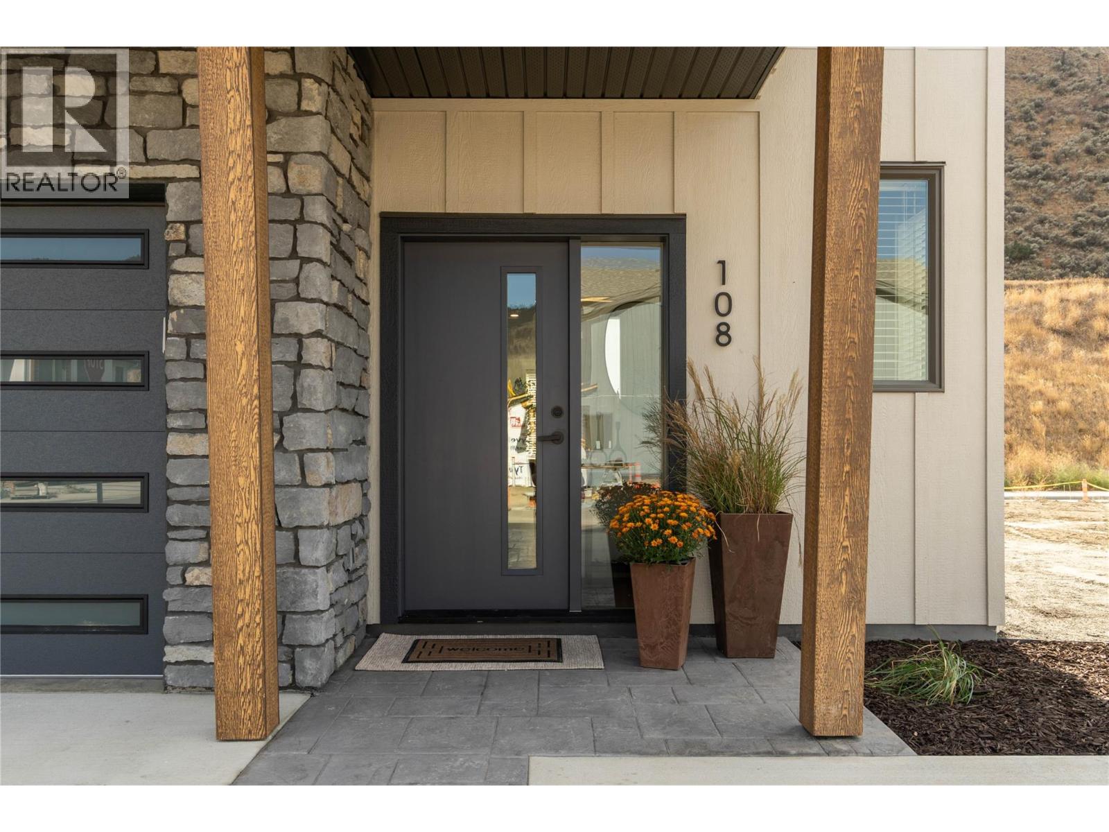 #108 3580 VALLEYVIEW DRIVE - 24