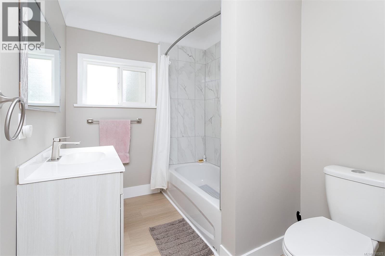 3056 Gibbins Rd, Duncan