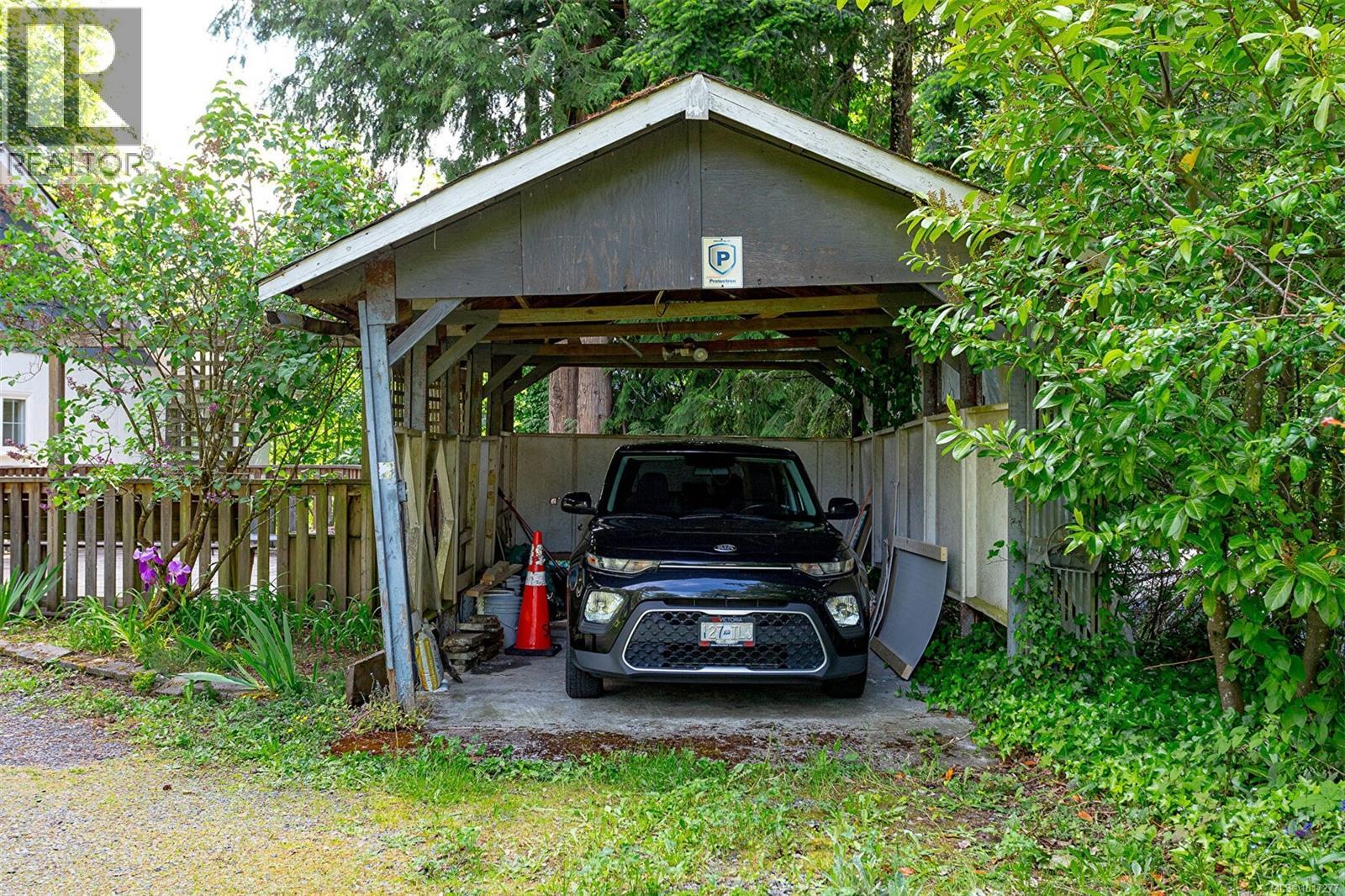 3056 Gibbins Rd - 3