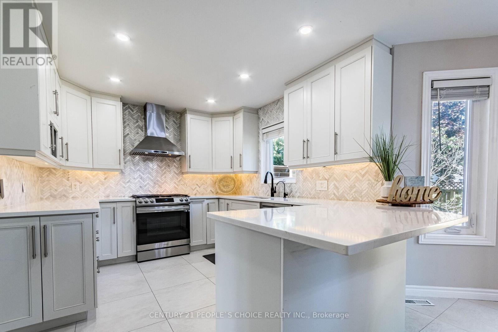 Single Family House for Sale in  CUNDLES ROAD W Barrie (Northwest) 