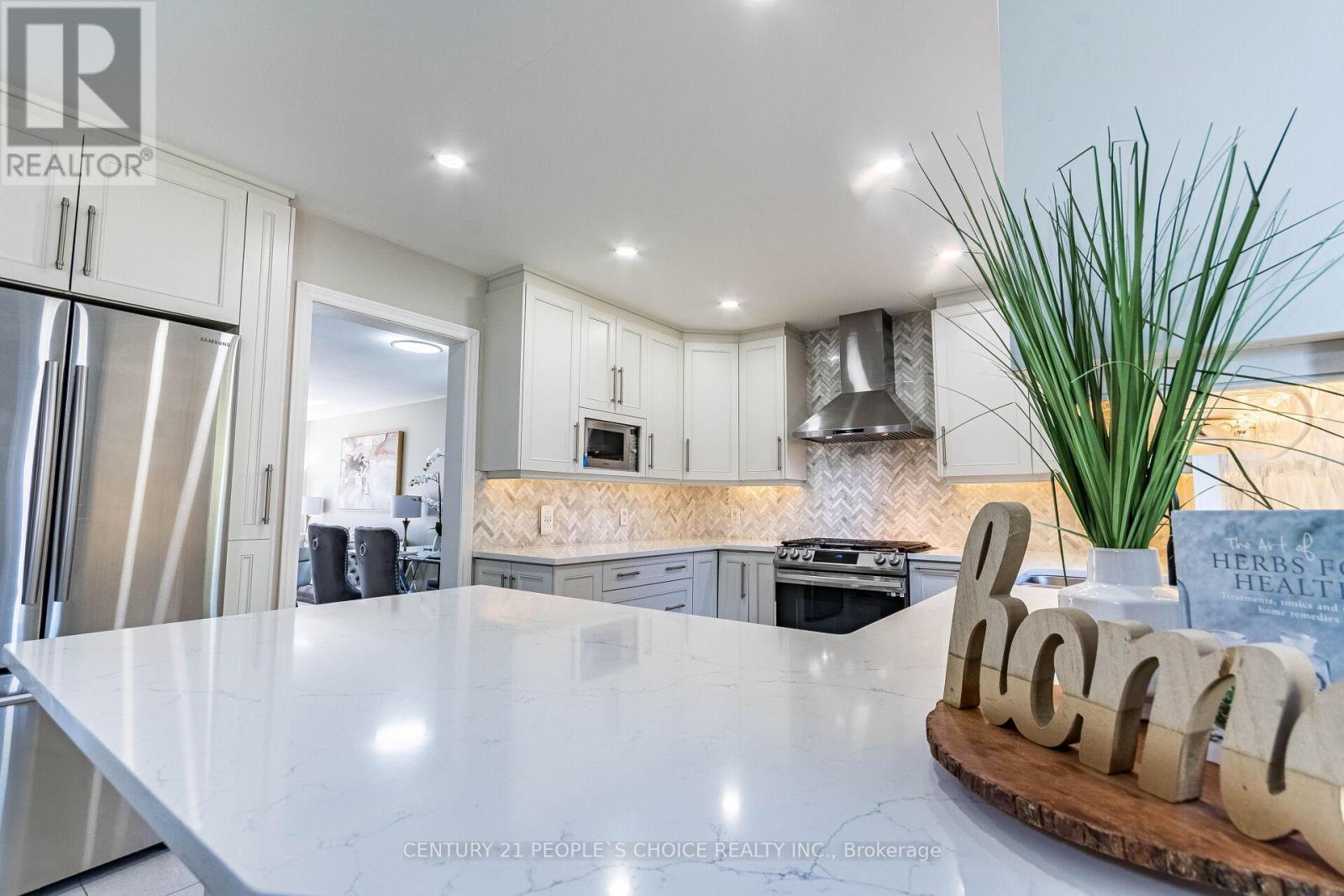 Single Family House for Sale in  CUNDLES ROAD W Barrie (Northwest) 