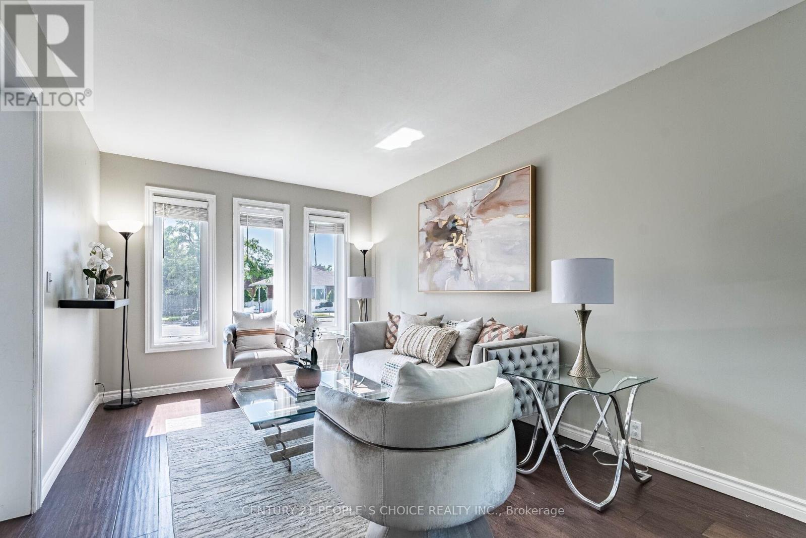 Single Family House for Sale in  CUNDLES ROAD W Barrie (Northwest) 