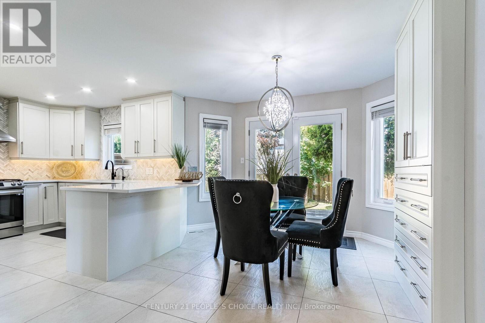 Single Family House for Sale in  CUNDLES ROAD W Barrie (Northwest) 