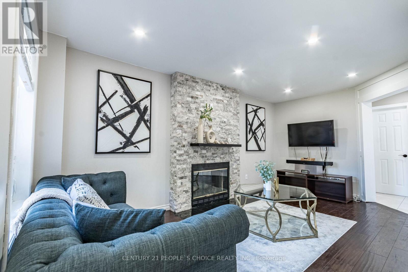 Single Family House for Sale in  CUNDLES ROAD W Barrie (Northwest) 