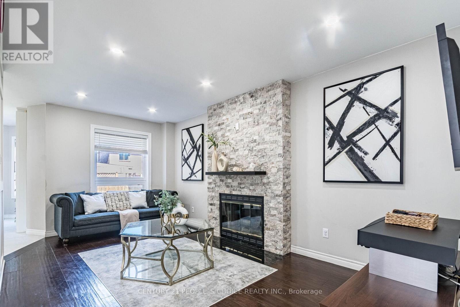 Single Family House for Sale in  CUNDLES ROAD W Barrie (Northwest) 