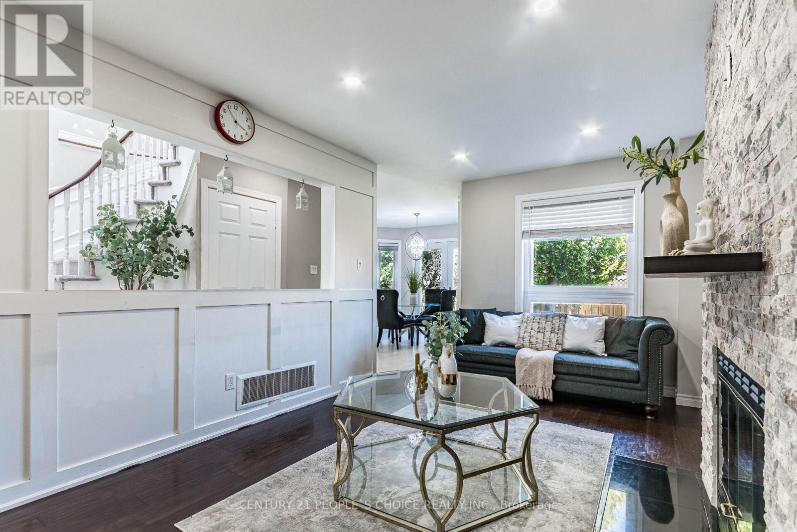 Single Family House for Sale in  CUNDLES ROAD W Barrie (Northwest) 